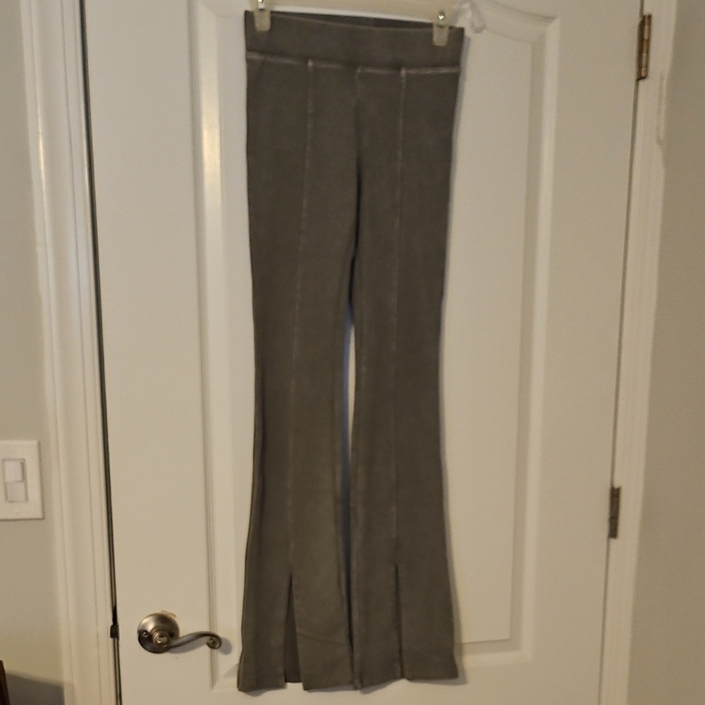 Wild Fable Flared Leggings NWOT